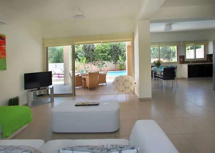 Michelle 8 * Protaras